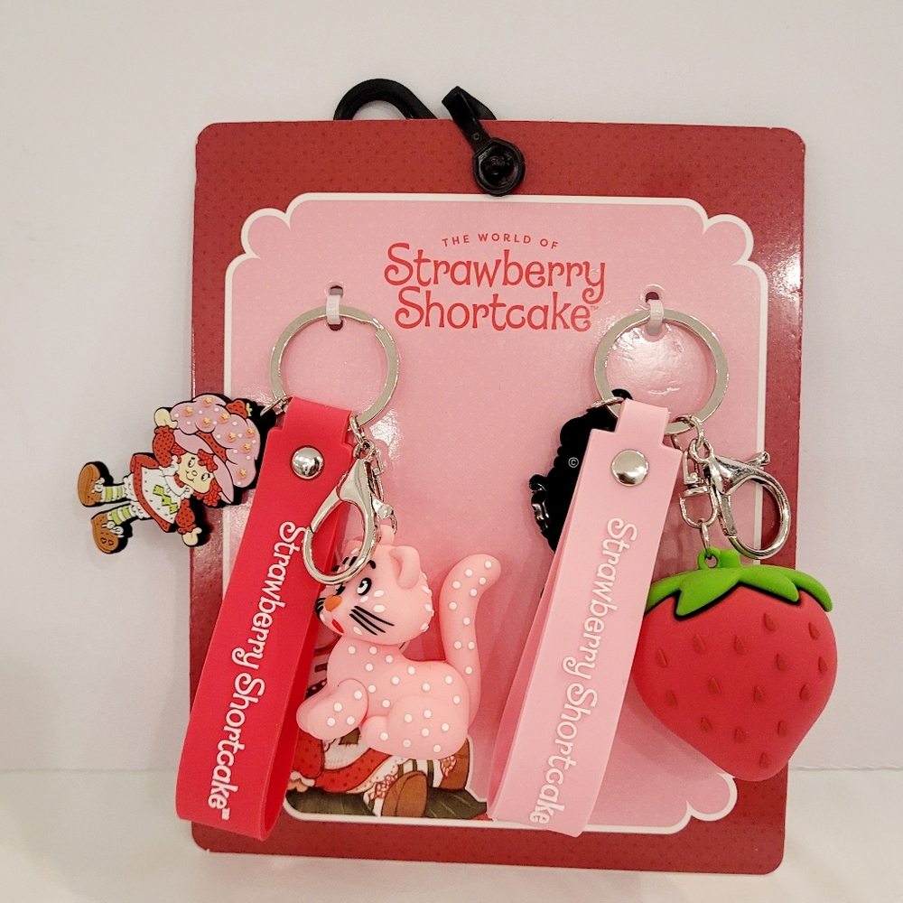 Strawberry Shortcake Makeup Set with Keychains - Red and Pink - Picture 3 of 4